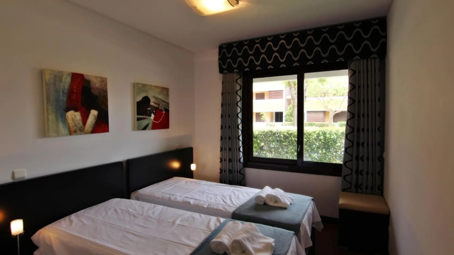 קווארטיירה Monte Laguna Apartment 0*,